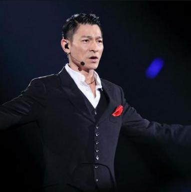 天秤座的男明星，星座之光，闪耀明星之路